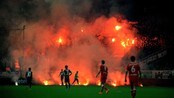 Hertha Berlin-fans stormet banen