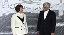 Catherine Ashton og Saeed Jalial. (Foto: TOLGA ADANALI/Afp)