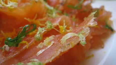 Gravet laks (Foto: Hanne Hoftun/NRK)