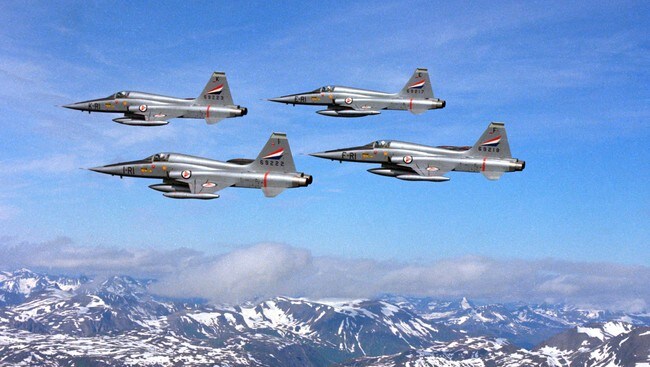 F-5 over Bodø (Foto: ARKIV: Forsvarets mediesenter) F-5 over Bodø (Foto: ARKIV: Forsvarets mediesenter)