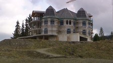 Norbert Kühn sitt slott (Foto: Geir Bernhard Randby/NRK)