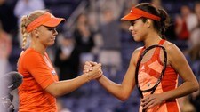 Caroline Wozniacki og Ana Ivanovic (Foto: DANNY MOLOSHOK/Reuters)