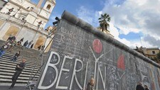 Berlin markerer 20 år siden Murens fall (Foto: Alberto Pizzoli/Scanpix/AFP)