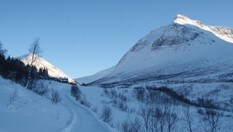 Fokhaugstova med Storådalshornet til høyre