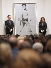 Andy Warhols double elvis (Foto: MARIO TAMA/Afp) Andy Warhols double elvis (Foto: MARIO TAMA/Afp)