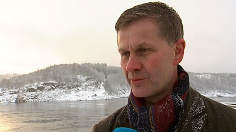 Miljøminister Erik Solheim i Saltstraumen (Foto: Nyhetsspiller/NRK)