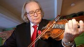 Ridder Hallvard - I dag var det stor festivitas på Sylvartun i Valle. Hallvard T. Bjørgum ble hedret som fersk ridder av første klasse av St. Olavs Orden for sin betydning for folkemusikken.
