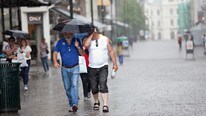Vått i Oslo på sommeren (Foto: Karlsen, Anette/NTB scanpix)