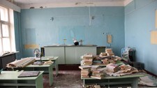 Klasserom på nedlagt skole i Teriberka (Foto: Dan Robert Larsen/NRK) Klasserom på nedlagt skole i Teriberka (Foto: Dan Robert Larsen/NRK)