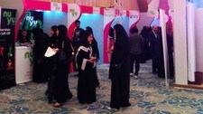 På jobbmessen i Riyadh (Foto: Sidsel Wold/NRK) På jobbmessen i Riyadh (Foto: Sidsel Wold/NRK)