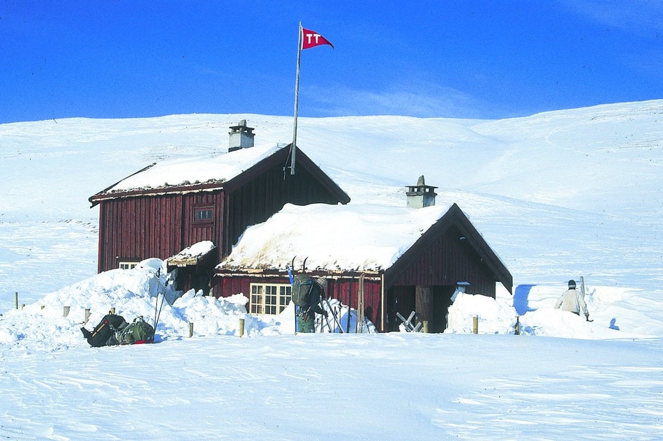 Orkelsjøhytta i vinterdrakt