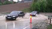 Direkte fra flommen på Fetsund - Snøsmelting og regn fører til trafikkproblemer på Østlandet.