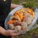 På Stranddalshytta serveres komler tirsdag, torsdag og lørdag i sesongen. Stranddalskomla er kjent for sin gode smak og kvalitet, og lokker mange til fjells som vil smake.