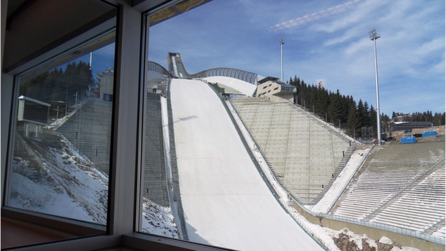 View from Ski Jumping HS 134 commentary position. (Foto: Odd Kaldefoss/NRK) View from Ski Jumping HS 134 commentary position. (Foto: Odd Kaldefoss/NRK)