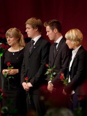 Overlevende Utøya (Foto: Emilio Morenatti/Ap) Overlevende Utøya (Foto: Emilio Morenatti/Ap)
