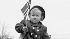 17. mai 1949 (Foto: Børretzen, Sverre A./SCANPIX) 17. mai 1949 (Foto: Børretzen, Sverre A./SCANPIX)