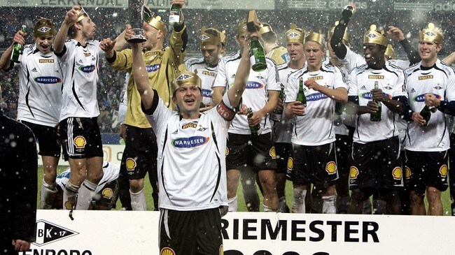 Rosenborg feirer seriemesterskapet 2006 (Foto: Kallestad, Gorm/SCANPIX) Rosenborg feirer seriemesterskapet 2006 (Foto: Kallestad, Gorm/SCANPIX)