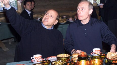 Vladimiar Putin og Silvio Berlusconi i Dagomys (Foto: Kreml) Vladimiar Putin og Silvio Berlusconi i Dagomys (Foto: Kreml)