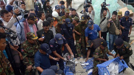 Kambodsja, tekstilfabrikkollaps (Foto: TANG CHHIN SOTHY/Afp) Kambodsja, tekstilfabrikkollaps (Foto: TANG CHHIN SOTHY/Afp)