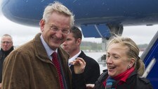 Carl Bildt og Hillary Clinton (Foto: SAUL LOEB/Afp) Carl Bildt og Hillary Clinton (Foto: SAUL LOEB/Afp)