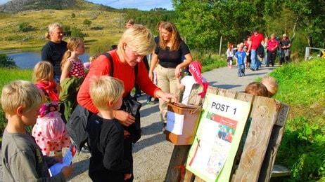 En av postene på naturstien på kom deg ut-dagen (Foto: Anne Katrine Lycke/Stavanger Turistforening) En av postene på naturstien på kom deg ut-dagen (Foto: Anne Katrine Lycke/Stavanger Turistforening)
