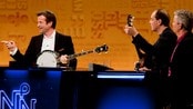Banjo-bonanza i Nytt på Nytt - Jon Almaas og Stian Carstensen legger banjotoner til Knut Borges tekst.