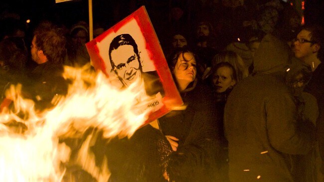 Opptøyer på Island (Foto: INGOLFUR JULIUSSON/Reuters)