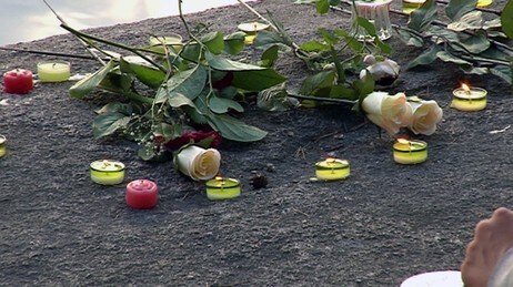 Minnestund - Badeulykke - 14-åring druknet (Foto: Espen Evensen/NRK) Minnestund - Badeulykke - 14-åring druknet (Foto: Espen Evensen/NRK)