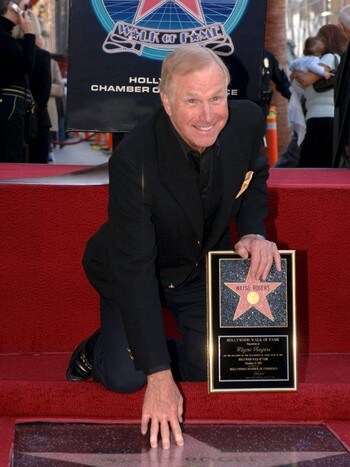 PEOPLE-WAYNEROGERS/ File photo of actor Rogers attending the unveiling of his star on the Hollywood Walk of Fame