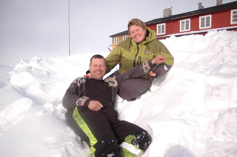 Hans Olav og Mona Lægreid, bestyrere på Rauhelleren. Vinter 2007.