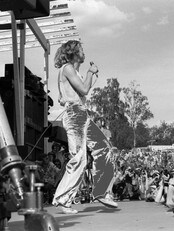 Jahn Teigen i Popol Vuh på Ragnarock 22. juni 1974. (Foto: Storløkken, Aage/Scanpix) Jahn Teigen i Popol Vuh på Ragnarock 22. juni 1974. (Foto: Storløkken, Aage/Scanpix)