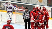Stjernenspillere jubler etter scoring (Foto: Espen Torgersen/NRK)