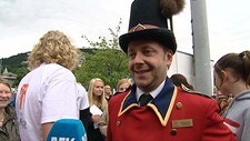Hotel Cæsar portieren på Tv2-feiring i Bergen (NRK) Hotel Cæsar portieren på Tv2-feiring i Bergen (NRK)