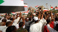 Feststemning i Khartoum (Foto: MOHAMED NURELDIN ABDALLAH/Reuters) Feststemning i Khartoum (Foto: MOHAMED NURELDIN ABDALLAH/Reuters)