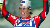 Se Marit ta sitt første VM-gull her - I 2003 vant Marit Bjørgen sprintrennet i ski-VM, i Val di Fiemme. 
