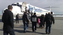 Asylsøkerne ble sendt ut med fly fra Gardermoen tidligere i dag. (Foto: Politiets utlendingsenhet)