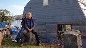 Vigdis og Jan foran Husly