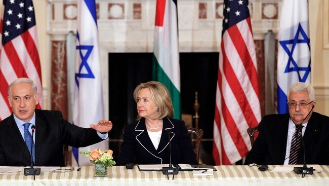 Fra v. Benjamin Netanyahu, Hillary Clinton og Mahmoud Abbas (Foto: Charles Dharapak/Ap) Fra v. Benjamin Netanyahu, Hillary Clinton og Mahmoud Abbas (Foto: Charles Dharapak/Ap)