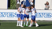 Nybergsund feirer scoring (Foto: Bjarne Skarpmo/NRK)