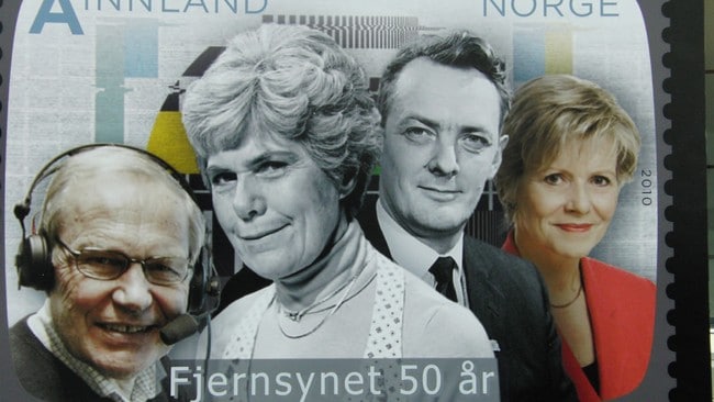Arne Scheie, Ingrid Espelid Hovig, Erik Bye og Ragnhild Fjørtoft på frimerke! (Foto: Oddbjørn Holgersen/NRK)