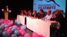 Debatt under folkemøtet (Foto: Hans Erik Weiby)