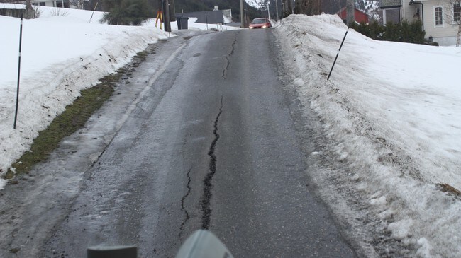 En av vegene på Ellingsøya (Foto: Malin Kjellstadli Korsnes/NRK) En av vegene på Ellingsøya (Foto: Malin Kjellstadli Korsnes/NRK)