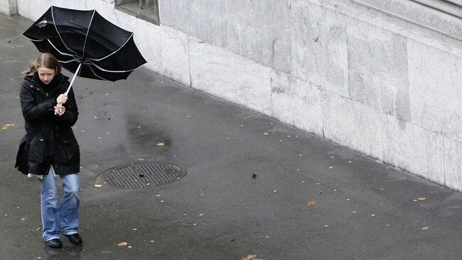 Vind og regn (Foto: STEFAN WERMUTH/REUTERS)