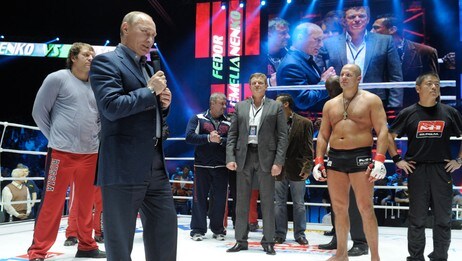 Vladimir Putin på kampsportstevne (Foto: Alexei Druzhinin/Ap) Vladimir Putin på kampsportstevne (Foto: Alexei Druzhinin/Ap)