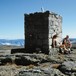 Fjellsenden med den flotte varden er et populært dagsturmål fra hytta