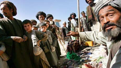 Garnselger i landsbyen Kateh Qala i Nord-Afghanistan (Foto: Junge, Heiko/SCANPIX) Garnselger i landsbyen Kateh Qala i Nord-Afghanistan (Foto: Junge, Heiko/SCANPIX)