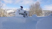 Iherdig snømåking i Vesterli i Misvær.