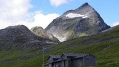 Patchellhytta mot Slogen en fin høstdag