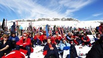 Deilig vær for tilskuerne på Skarverennet (Foto: Morten Knudsen/M Knudsen © Knudsens Fotosenter)