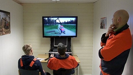 Lærer av skogbruk fra TV-spill (NRK)